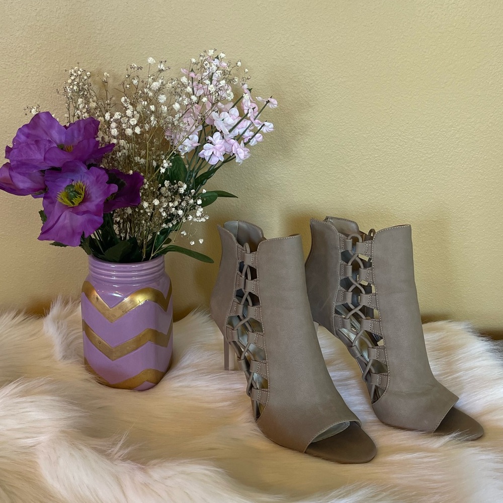 BCBG boots size 8.5